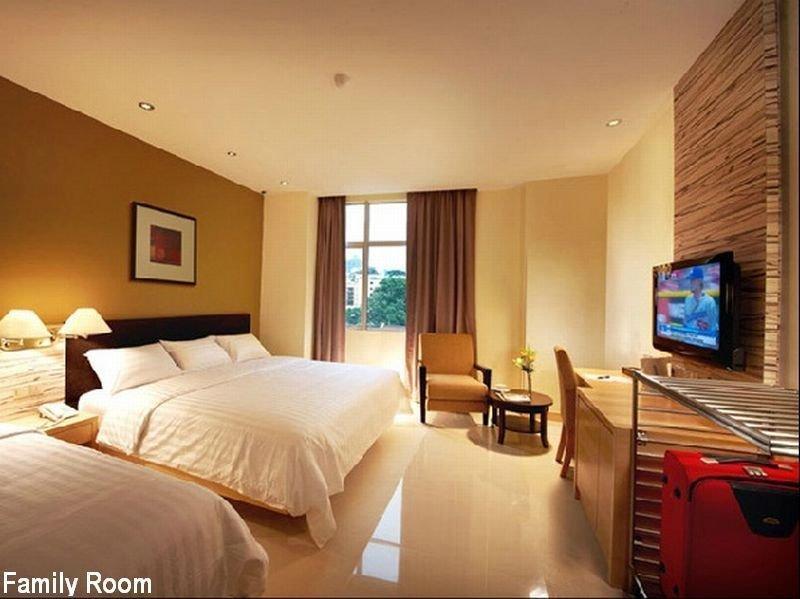 Sky Hotel Kuala Lumpur Bagian luar foto
