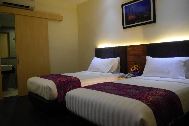 Sky Hotel Kuala Lumpur Bagian luar foto