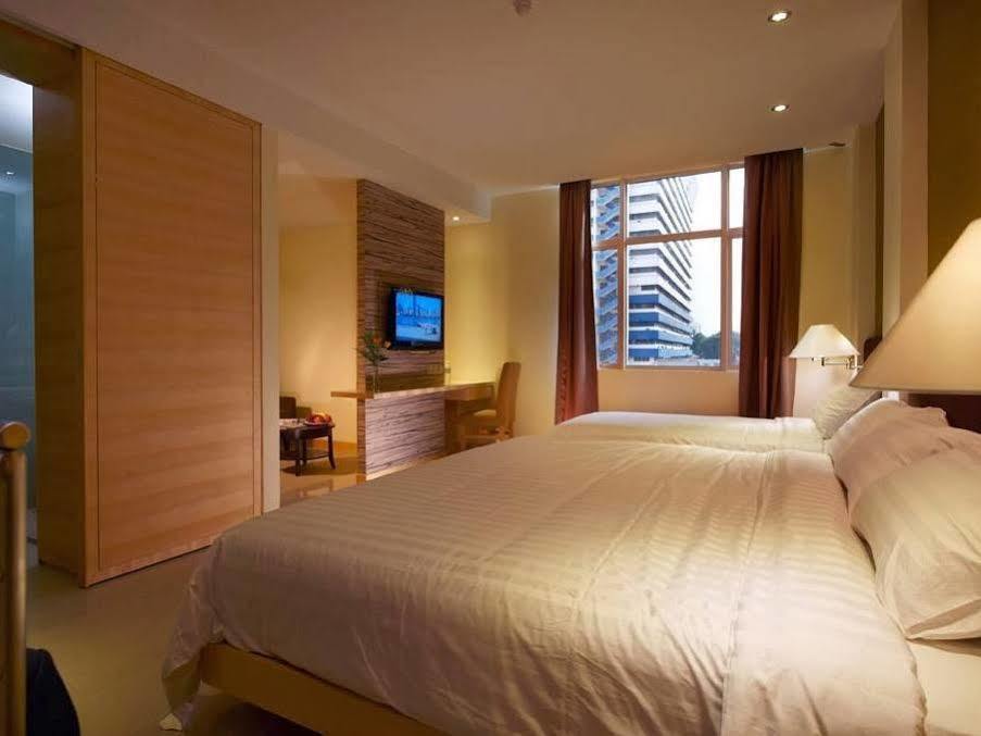 Sky Hotel Kuala Lumpur Bagian luar foto