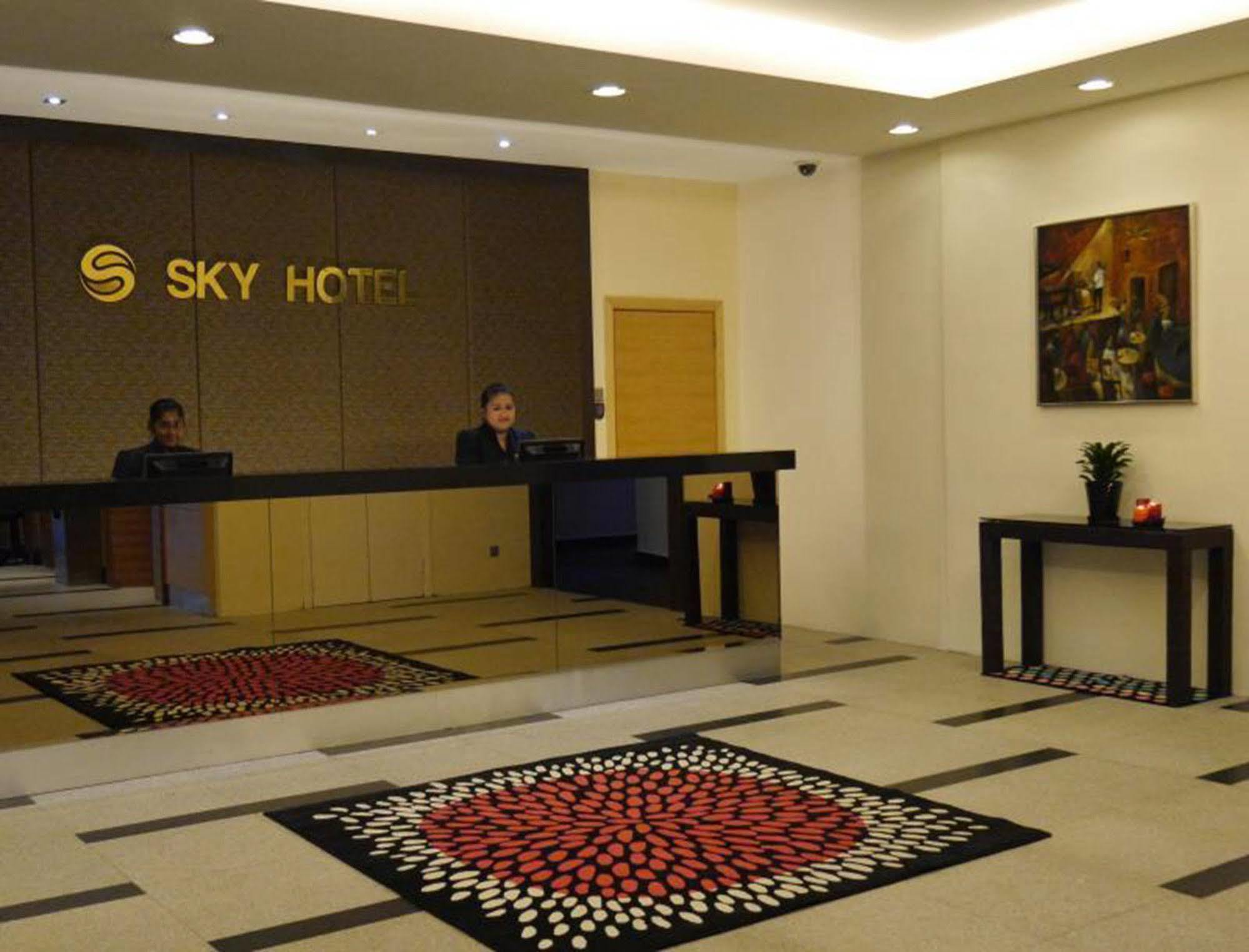 Sky Hotel Kuala Lumpur Bagian luar foto