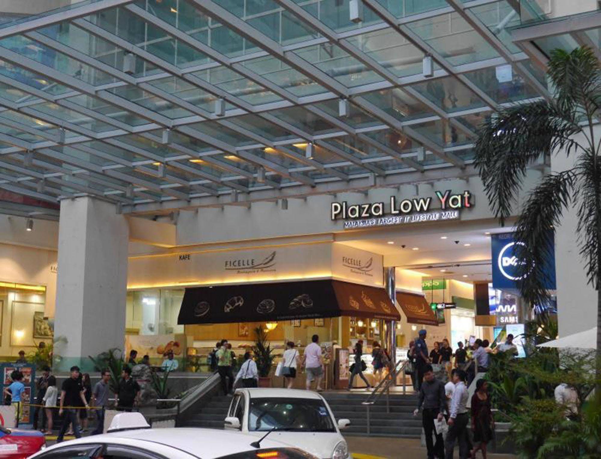 Sky Hotel Kuala Lumpur Bagian luar foto