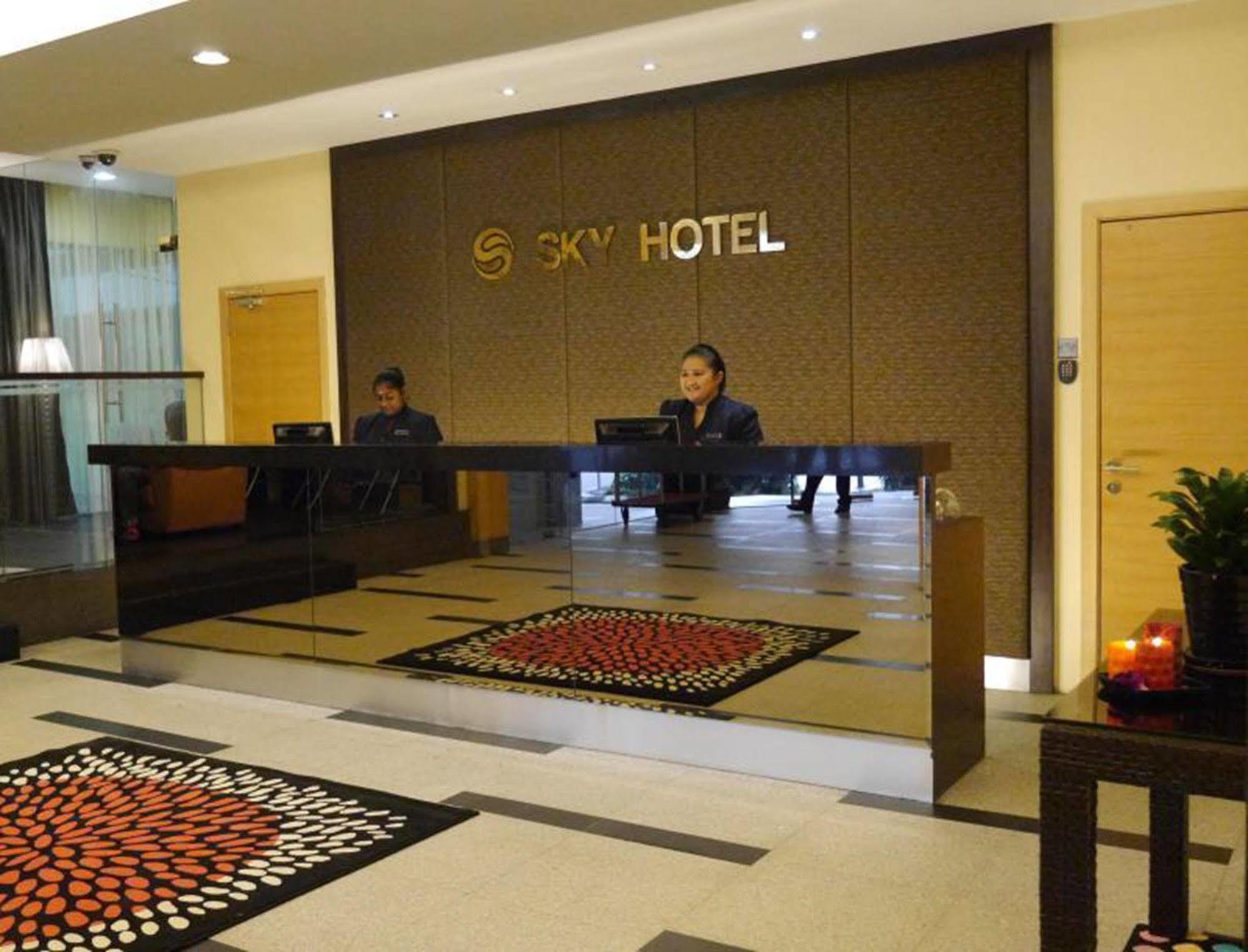 Sky Hotel Kuala Lumpur Bagian luar foto